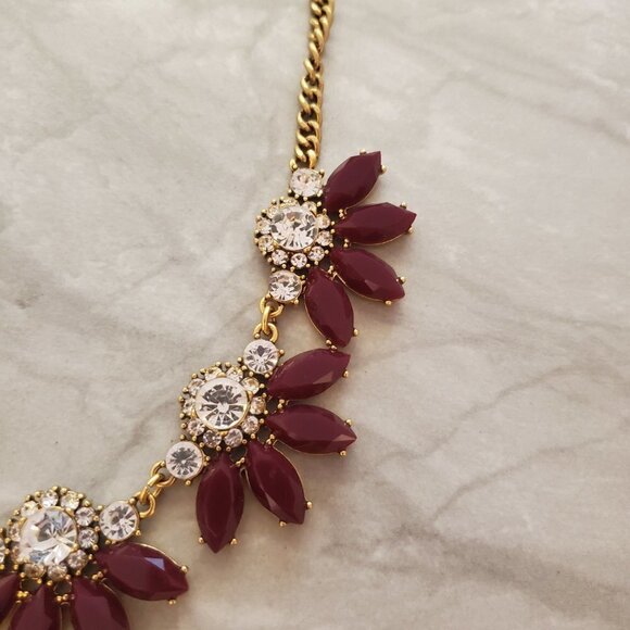 💖 J.Crew Dark Maroon Red Rhinestone Crystal Pave Fan Cluster Statement Necklace - Picture 4 of 13